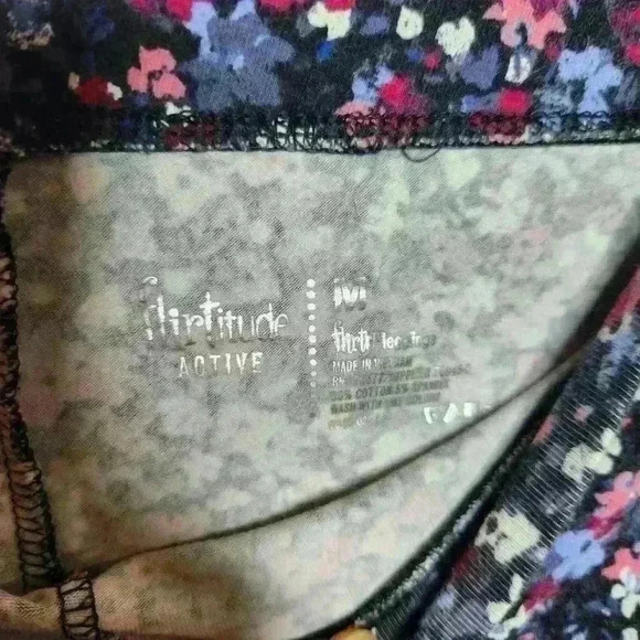 Leggings bundle set of 3 size medium - Picture 3 of 7